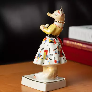 wow video Porcelain figurine "Fashionista Fox"