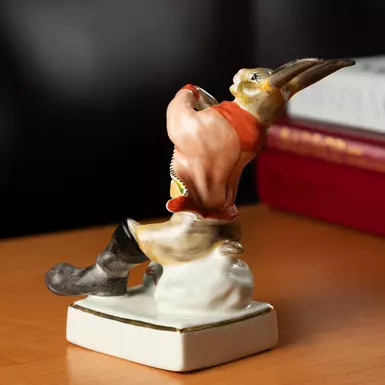 wow video Porcelain rare figurine "Brag Hare"