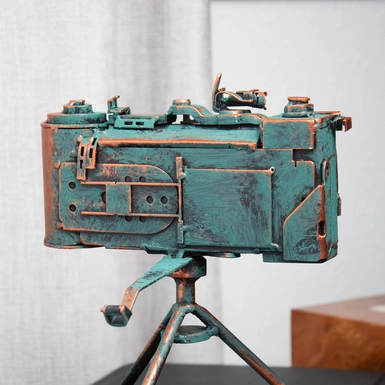 wow video Металева статуетка "Camera" (28 см) від Hisoshi art Studio