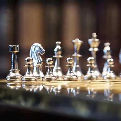 bf_wow video Шахматы «Стаунтон» в песочном цвете от Manopoulos (28x28 см)