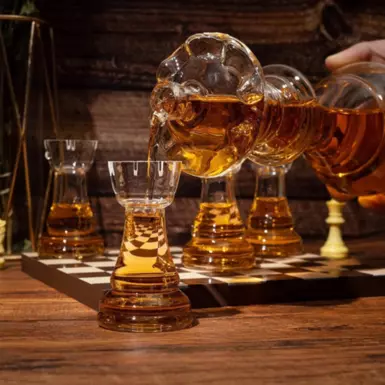 wow відео Набір для віскі та вина "Chess game" на підставці