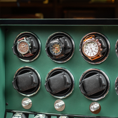 чорна скринька для годинника фото