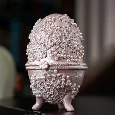 яйцо из глины фото