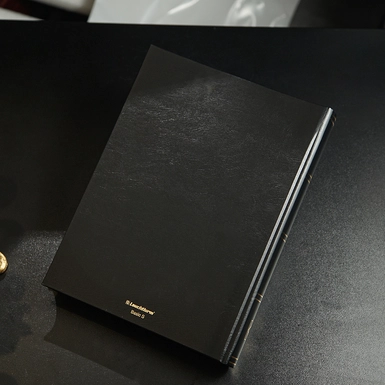 wow video Альбом для марок "Nigrum notat" (клясер) с золотым тиснением, черный