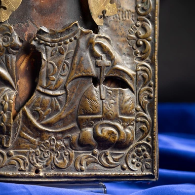 wow video Старовинна ікона «Спаситель» у латунному окладі останньої чверті ХІХ століття