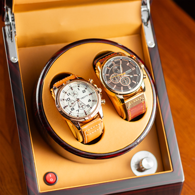 Розкішна коробка для зберігання та підзаводу годинників фото