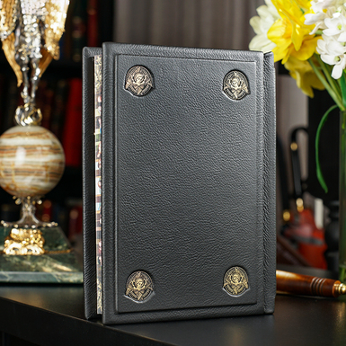 книга з ілюстраціями фото