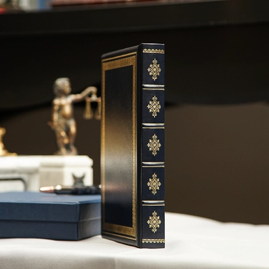 wow video Щоденник "МВС" у шкіряній палітурці