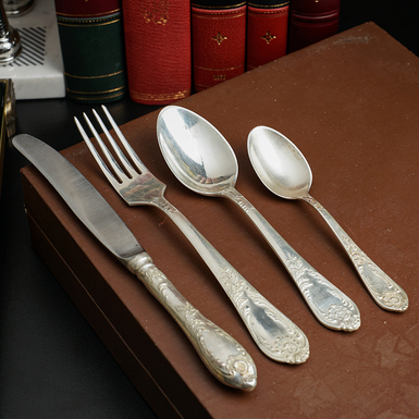 классический столовый набор фото 1