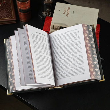 wow video Книга в кожаном переплете "Законы человеческой природы", Роберт Грин