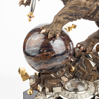 бронзовий тигр з кулею з джеспіліту фото 1