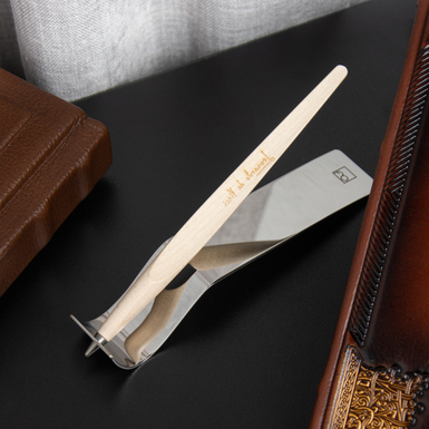 Карандаш на подставке фото