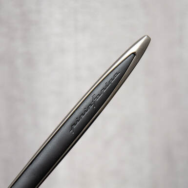 Брендовый карандаш фото