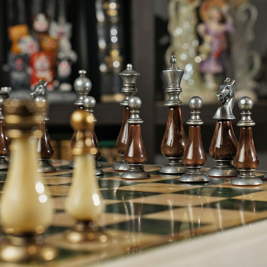 Marble figurines photo