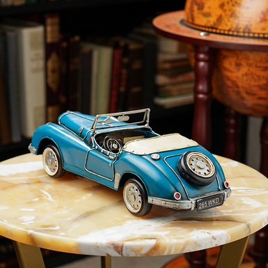 model with moving wheels photo