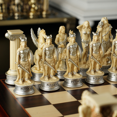 chess pieces photo 1