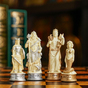 Деталізовані шахові фігурки фото