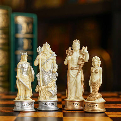 Деталізовані шахові фігурки фото