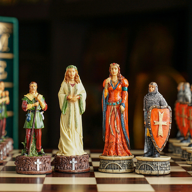 шахові фігурки на підставці фото