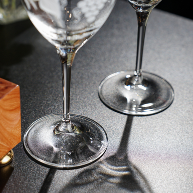 Хрустальные бокалы для вина на ножке фото 1