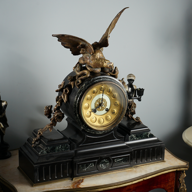 годинник на підставці фото