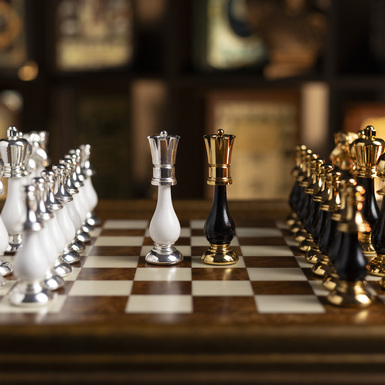 Шахматный набор в интерьере фото