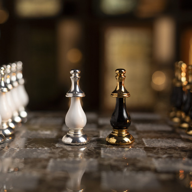 Шахматы на доске фото