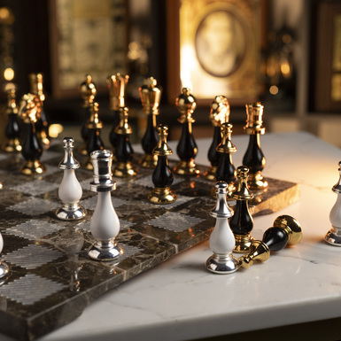 Детализированные шахматные фигурки фото