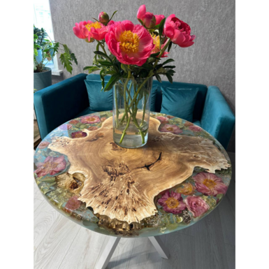 Інтер'єрний стіл фото