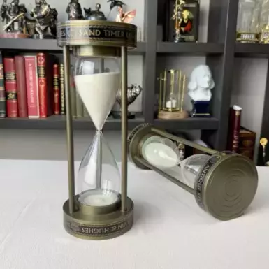 wow video Handmade hourglass "Tempora Labuntur" by Ross London