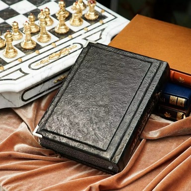 книга в переплете из кожи фото