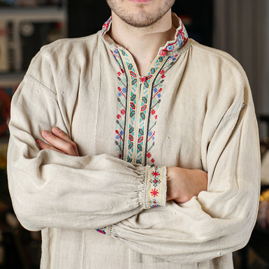 вышитая мужская сорочка на домотканом льняном полотне фото