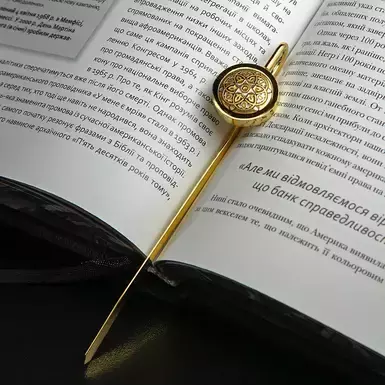 Закладка в книге фото