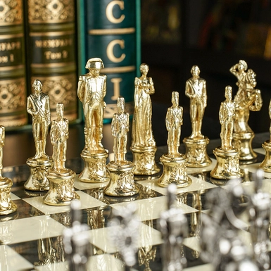 wow video "Grande Armée" chess set with wooden board