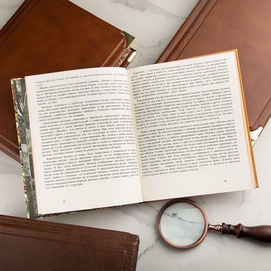 книга с лупой фото