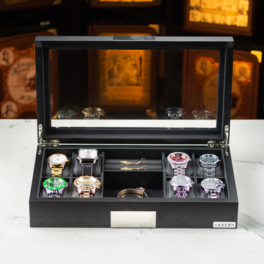 Шкатулка з оксамитовим оздобленням