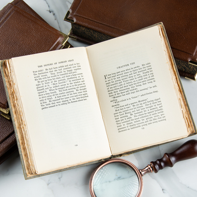 Книга в интерьере фото