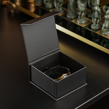 годинник у коробці фото