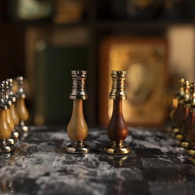 wow video "Shade" chess set with marble board and metal pieces from ITALFAMA