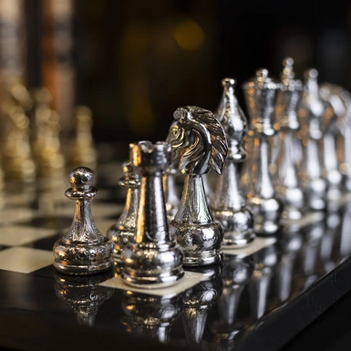 wow video Chess set "Gravitas" with wooden board and gold and silver pieces from ITALFAMA