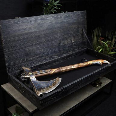 Сокира в кейсі фото