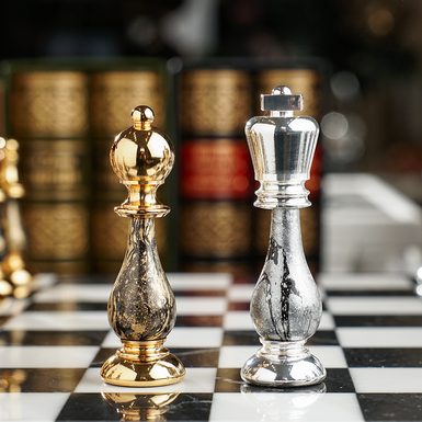 шахматные фигуры слон и король фото 1