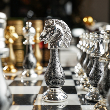 шахова фігура кінь фото 1