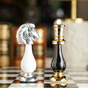 шахматная фигура ладья и конь фото 1