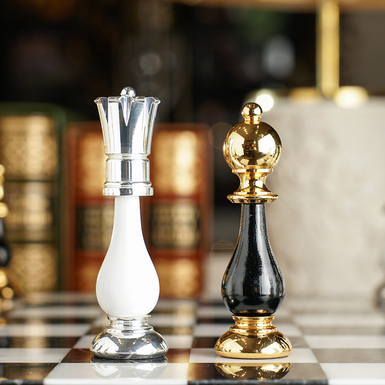 шахматная фигура ферзь и слон фото 1