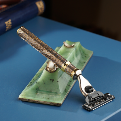 серебряный станок для бритья на подставке из нефрита фото 1