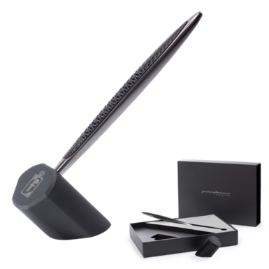 pen on stand photo