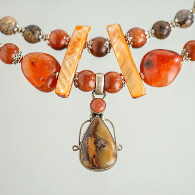 купить ожерелье в подарок женщине фото