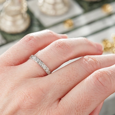 wow відео Срібна каблучка з фіанітами "Diamella"