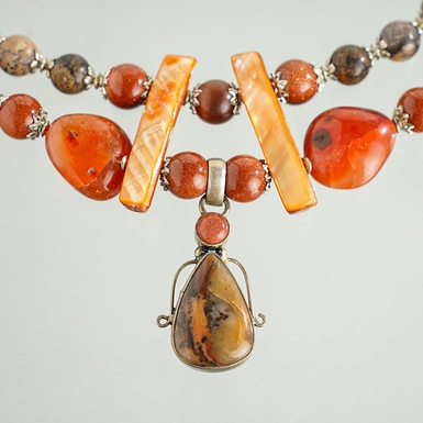 wow video Ожерелье "Симфония" 2-рядное из агата (посеребренного), сердолика, золотого песка, яшмы